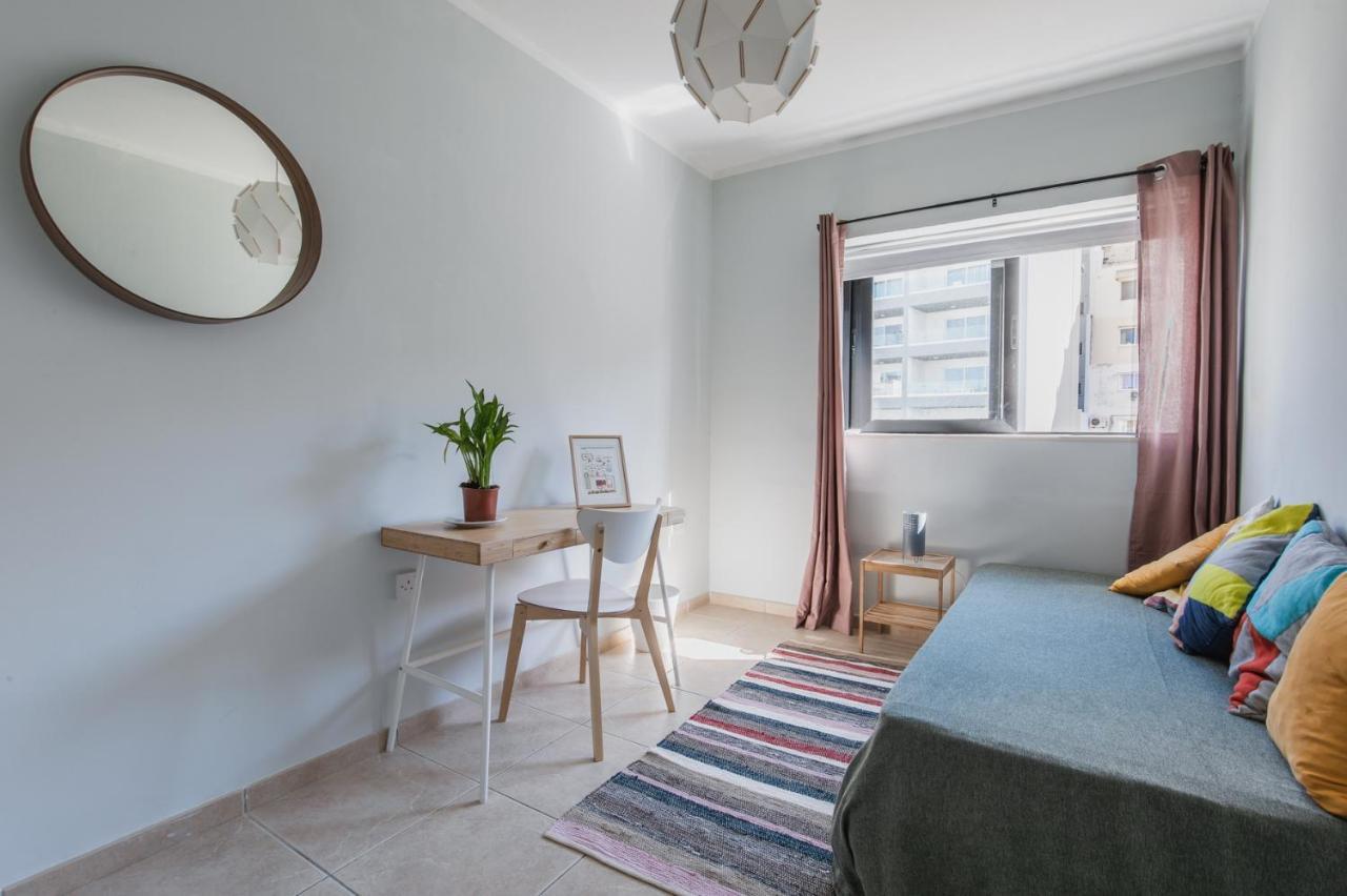 Stylish 3 Bedroom Apartment - St. Julians - 5 Mins From Balluta Bay Saint Julian's Екстер'єр фото